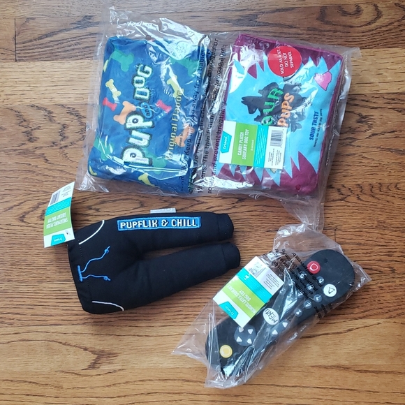 frisco Dog Nwt Ultimate Pupflix And Chill Dog Toy Set Poshmark